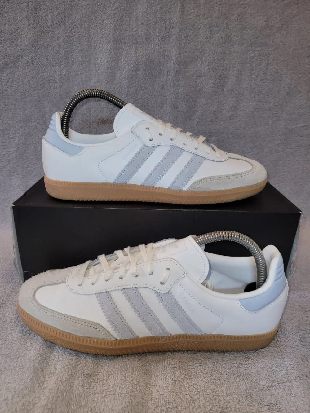 Adidas Samba OG Cloud White / Crystal Sky / Tan Gum Sneakers Big Kid's Size 7